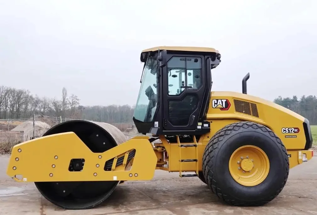 Caterpillar CS12 GC одинарные барабанные ролики 2021 по доступной цене