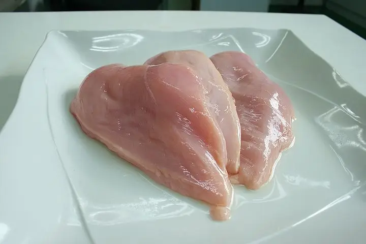 100% г. высокое качество халяльная замороженная куриная грудка/цельная курица доступны в упаковке