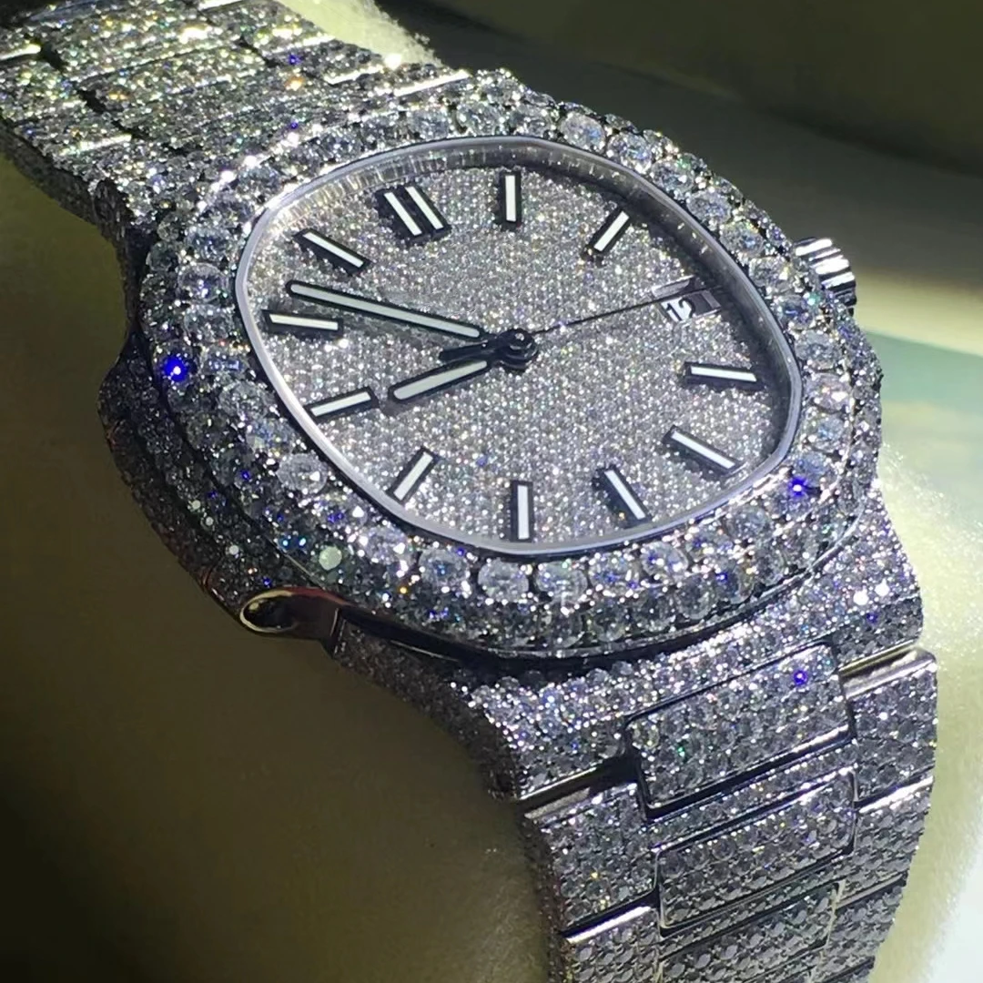 Custom High Quality Blingbling Diamond Wristwatch Ice Out VVS Moissanite Watch