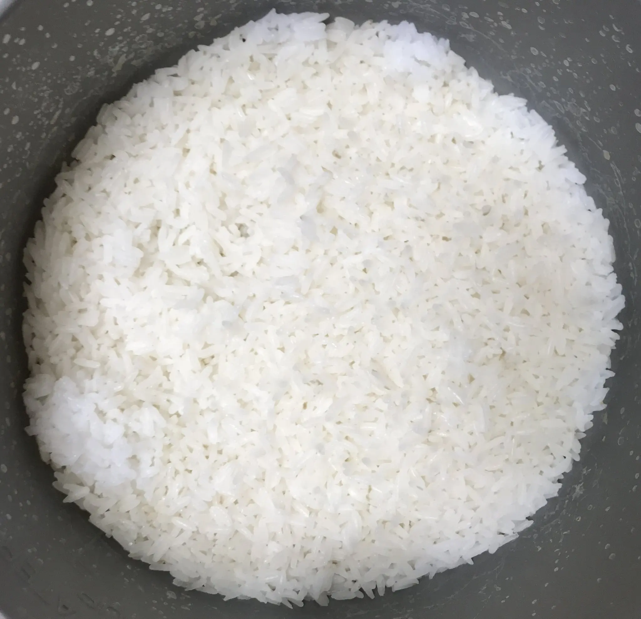 VN long grain white rice (OM5451) 5% broken max, wm, dp & sortexed of Summer crop 2022 at low price for sale