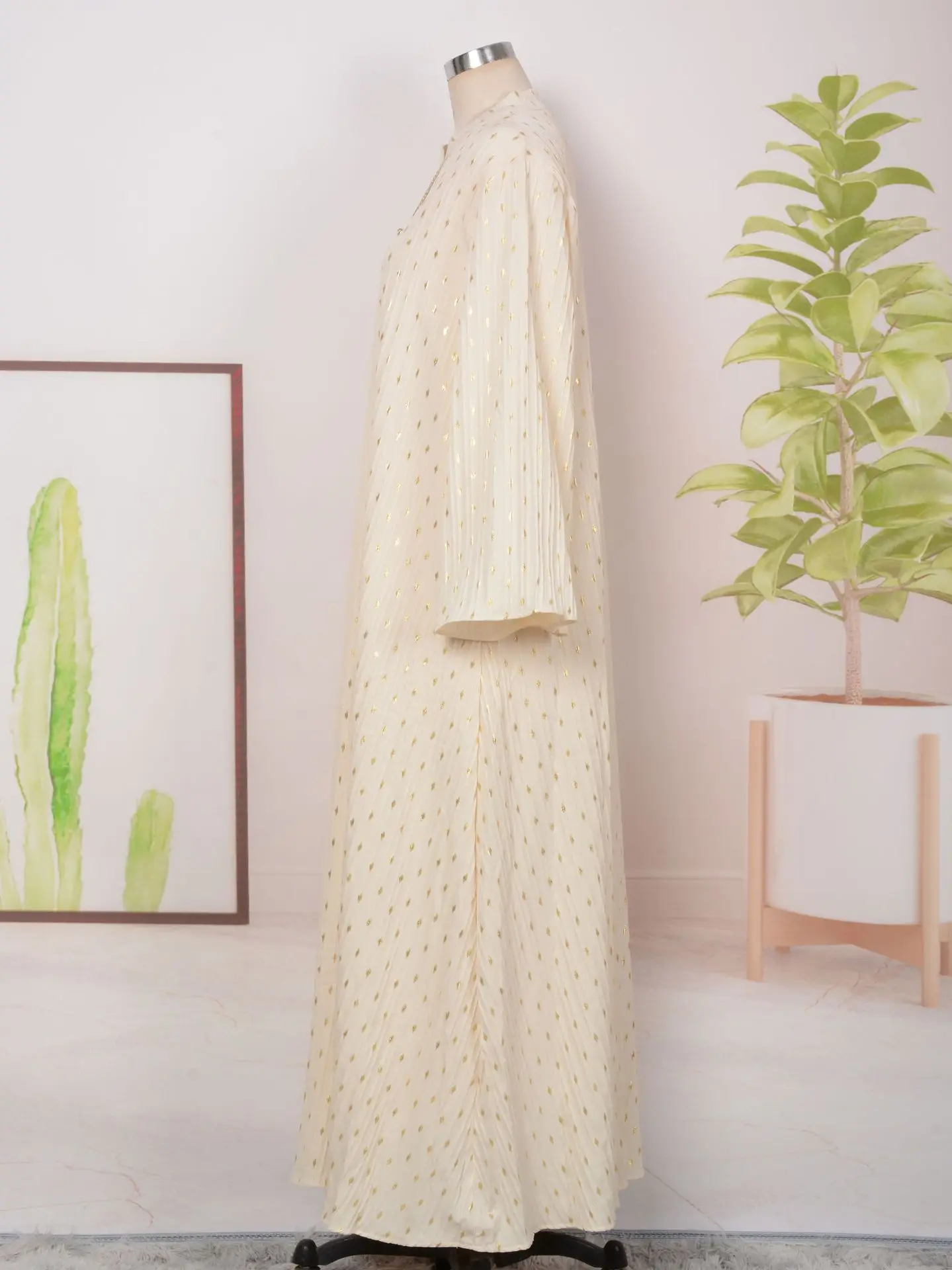 2099 Kuwii Factory Supply 3 Colors 2024 Middle East Hot Gold Beaded Abaya Turkish Robe Muslim Women Abaya Dubai Islamic Clothing