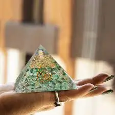 Wholesale Natural Crystal Stones Chips Including Opalite Malachite Amethyst for Meditation and Orgone Energy Pyramid Sale