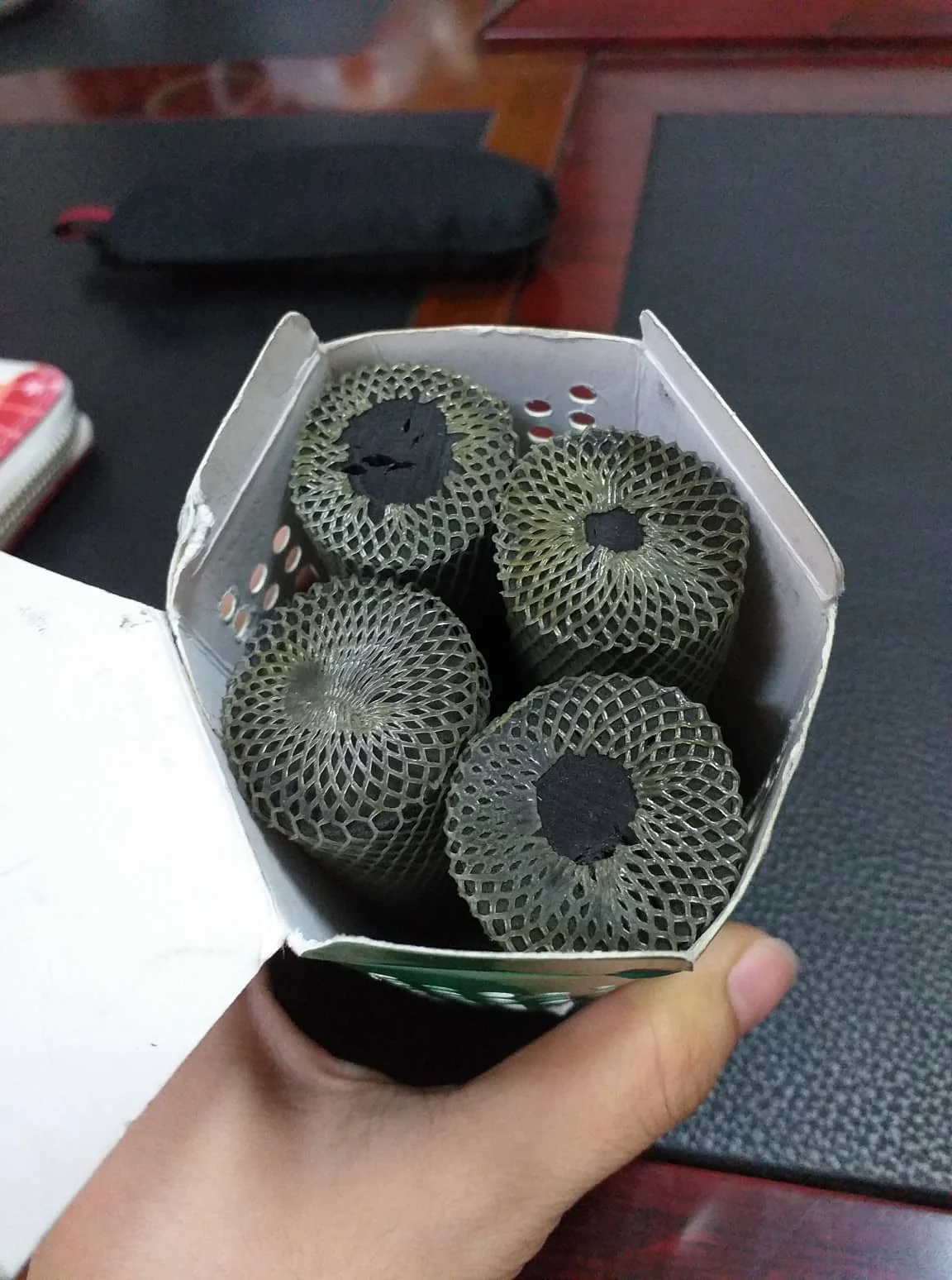 Lychee wood white charcoal binchotan customized size binchotan stick hard wood white charcoal from Vietnam