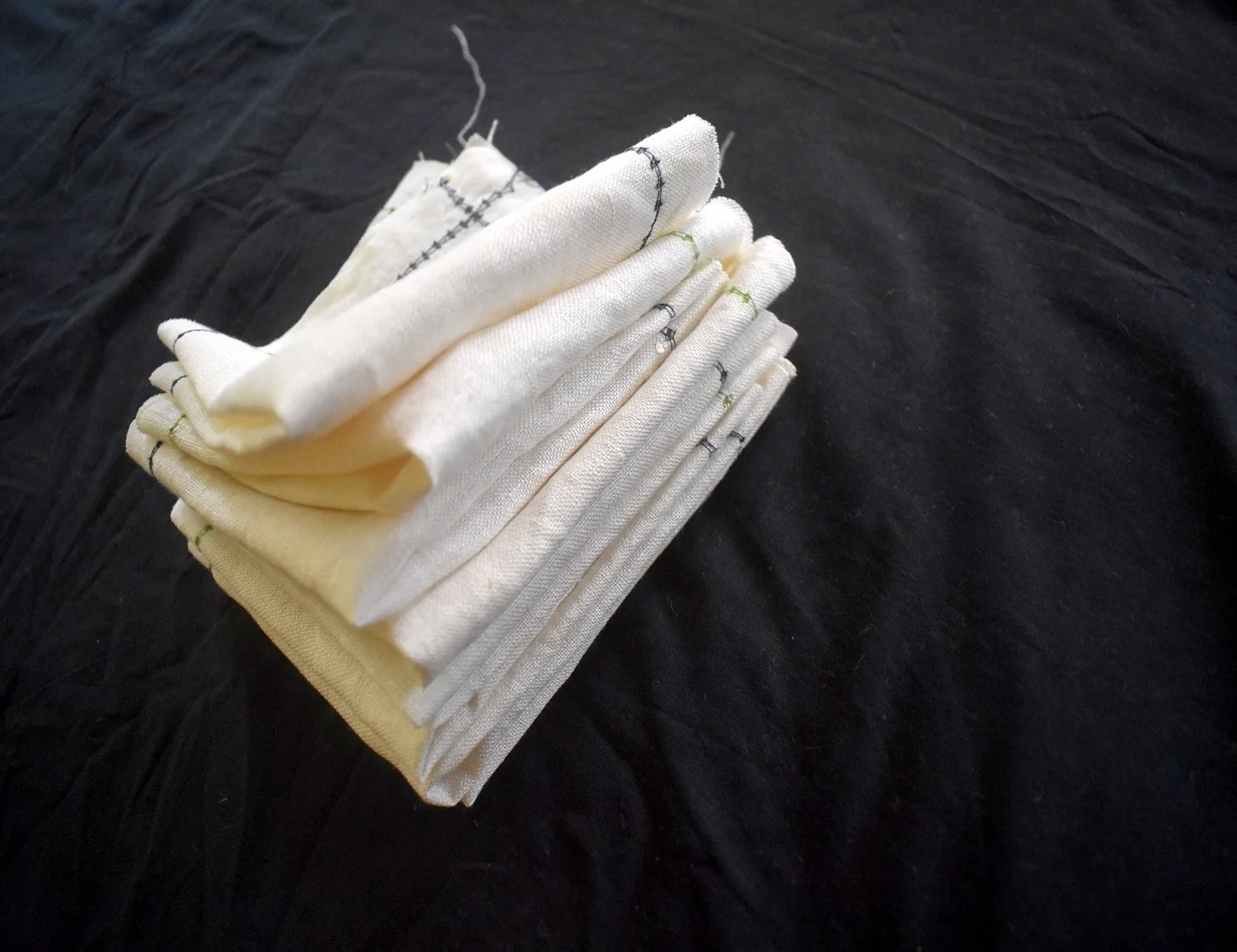 No Sew Dot Hemstitched small napkins