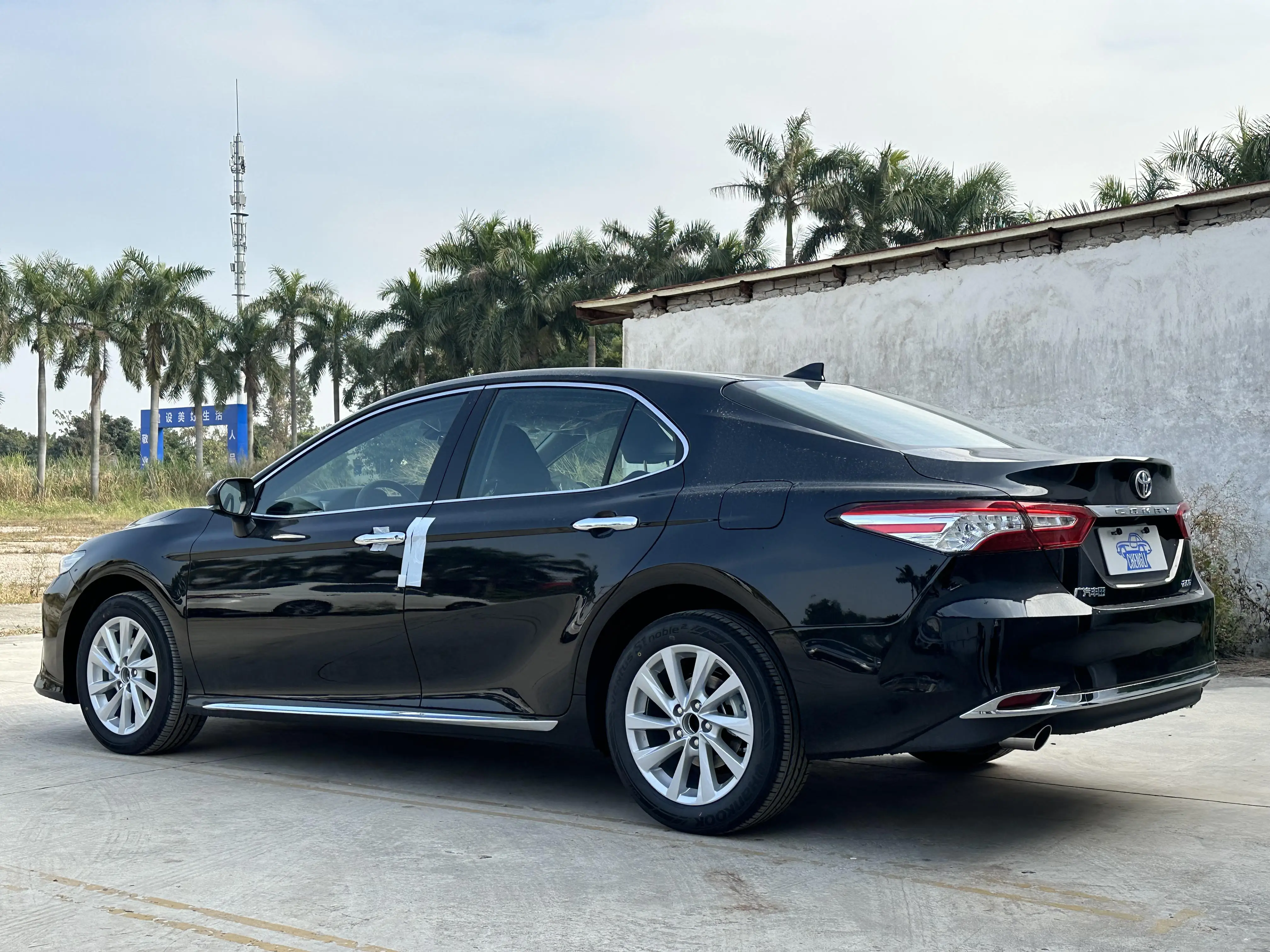 Новинка Toyota Camry 2 0 г роскошная серия роскошных автомобилей для продажи легкое освещение салона на бензиновом топливе с кожаными сиденьями и задней камерой