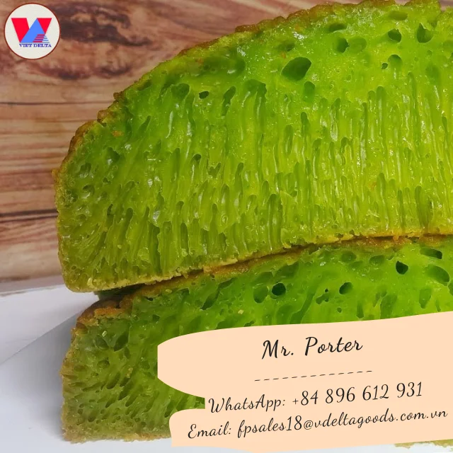 Vietnam specialty Pandan and Coconut Tapioca Cake/ wheat flour steam cake in a mug  / Porter