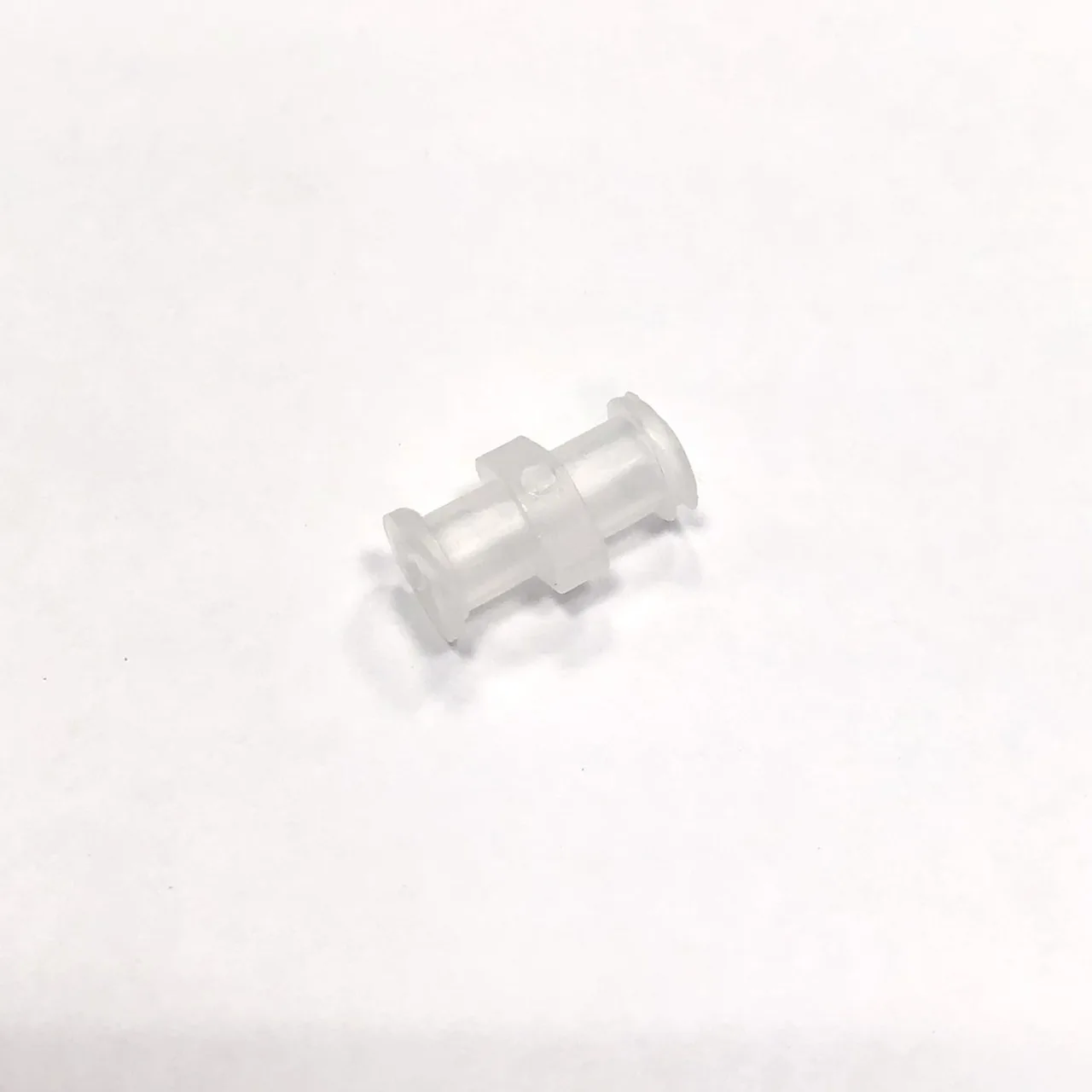 22A016 Coupler Female luer to female luer adapter