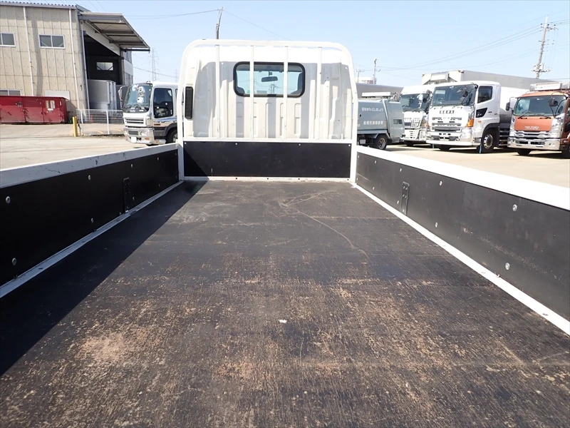 Used Japan ISUZU ELF Good Condition Flat Body