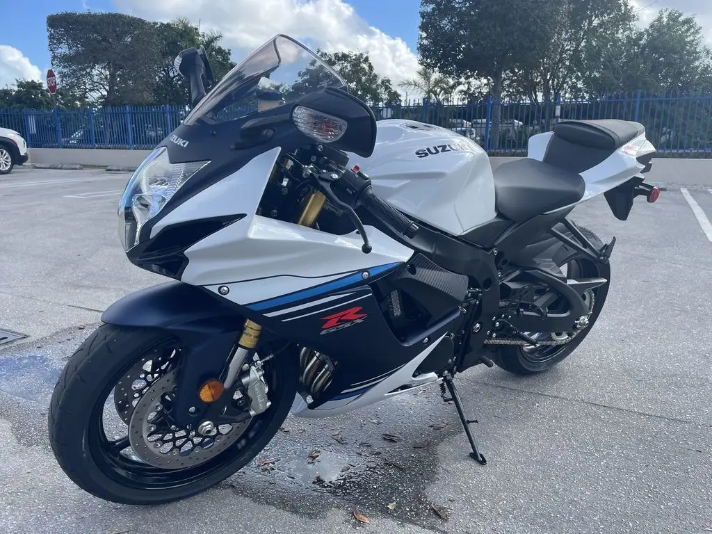 2023 suzuki GSXR750.jpg