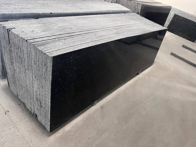 Excellent Quality Rajasthan Black Granite Natural Stone Slab for Home and Hotel Wall Decoration From India