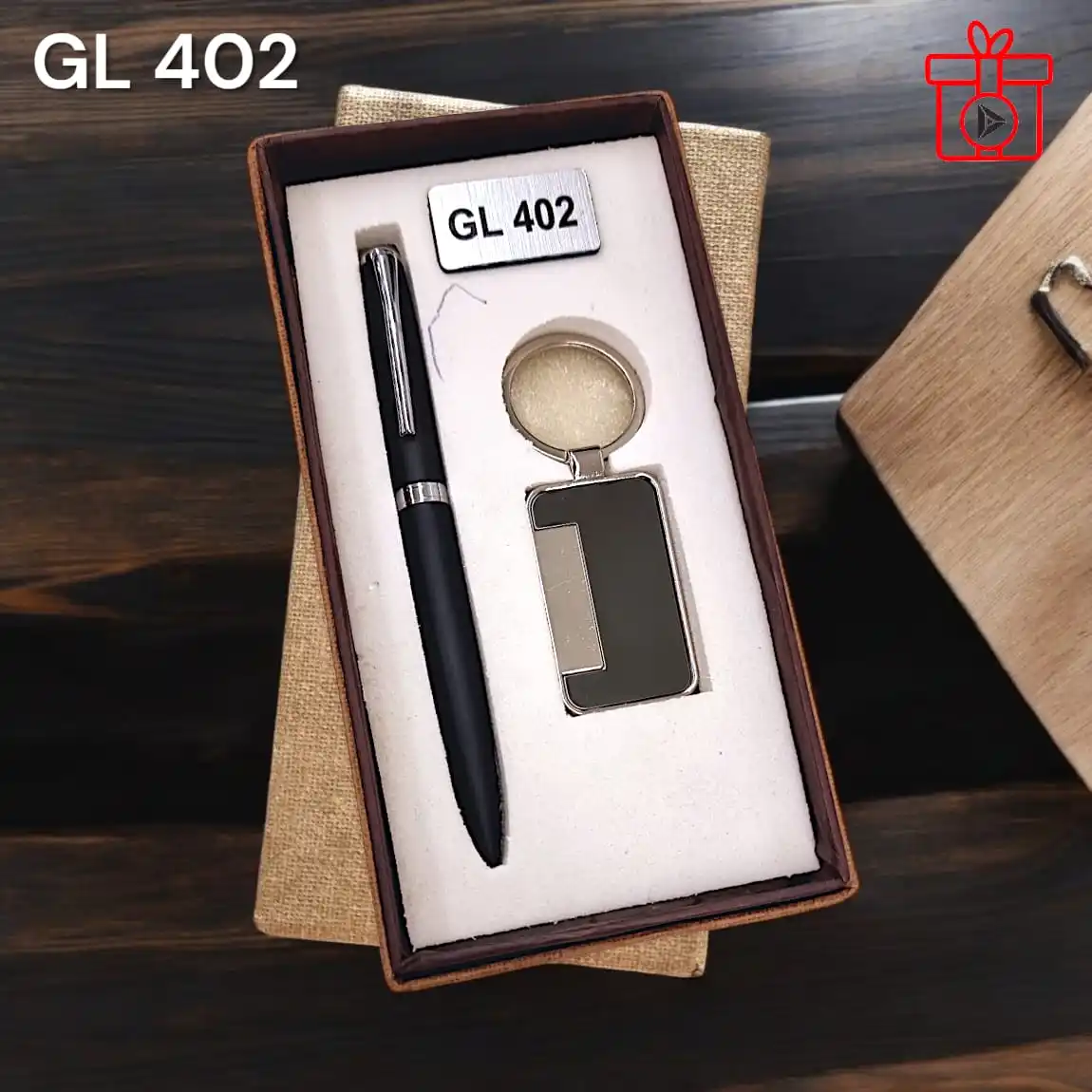 Best Selling Hot Retail Items pen and Keychain Gift Set Pen Gift Box Business Gift Metal Pen Available at Best Price