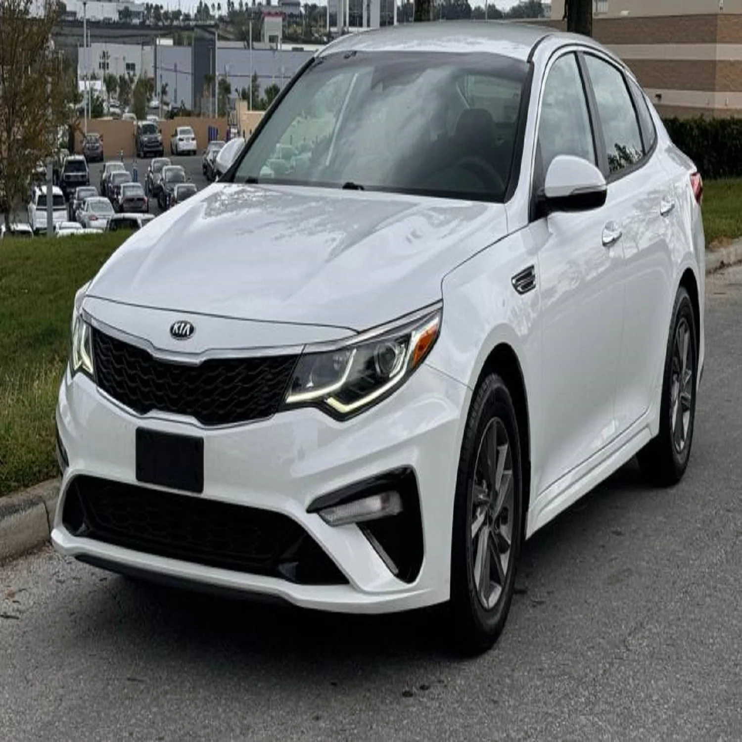 Используется 2020 Kia Optima LX Автоматический