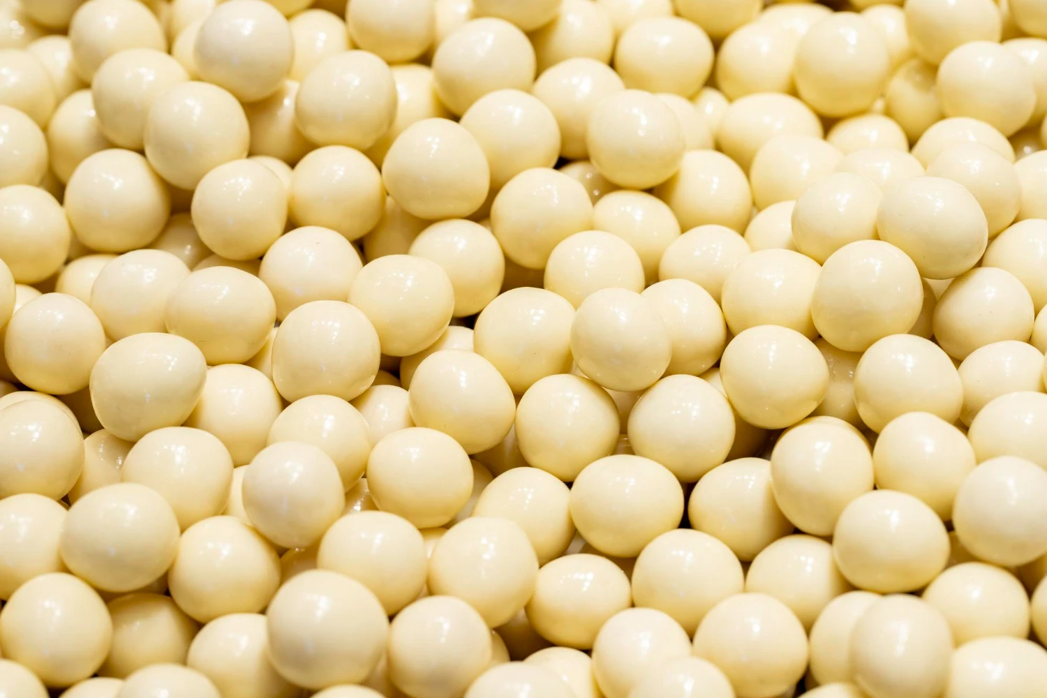 New Products Nut & Kernel Snack - Sicilian Pistachio covered with White Chocolate 200g Bag