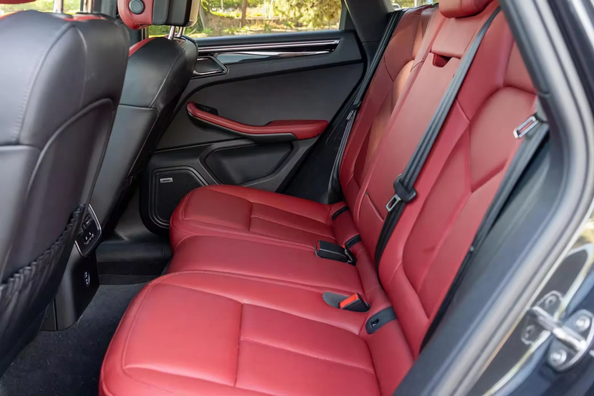 Neatly used 2022 Por-sche Macan Premium Package Plus SUV for sale