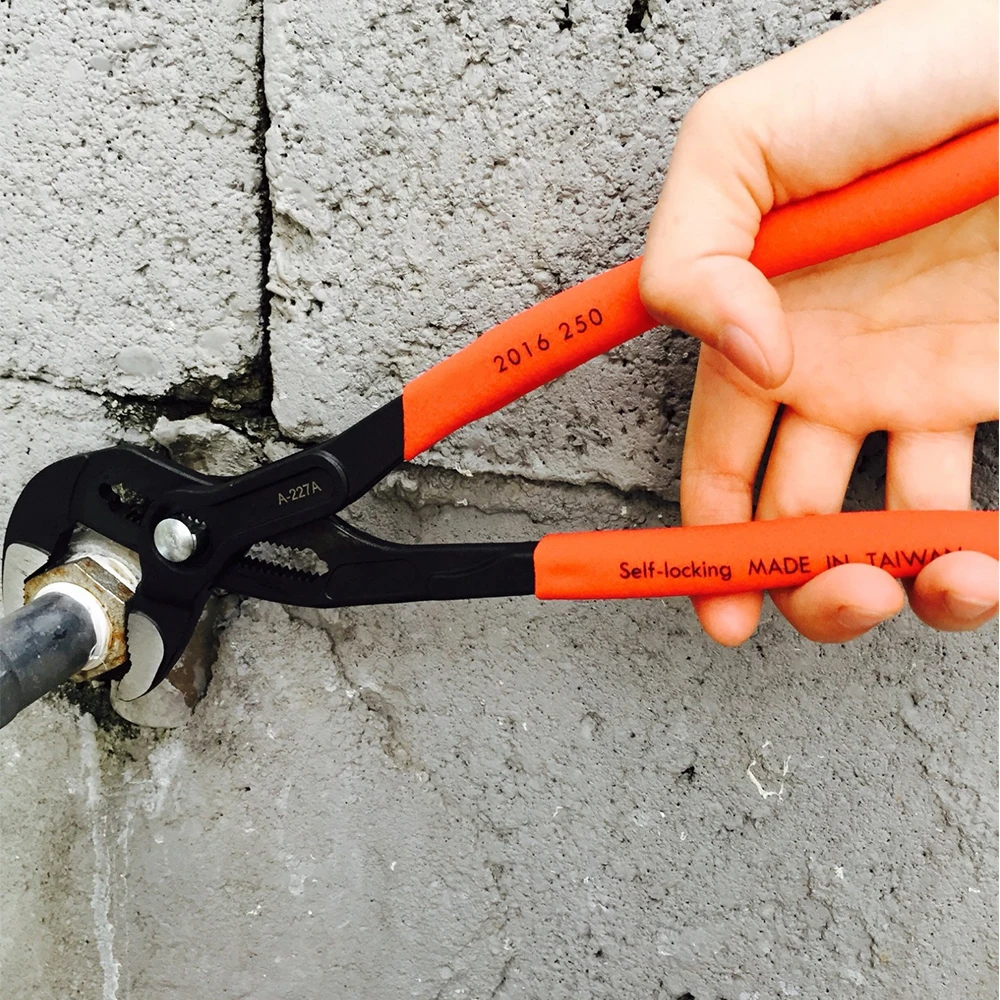 Плоскогубцы водяного