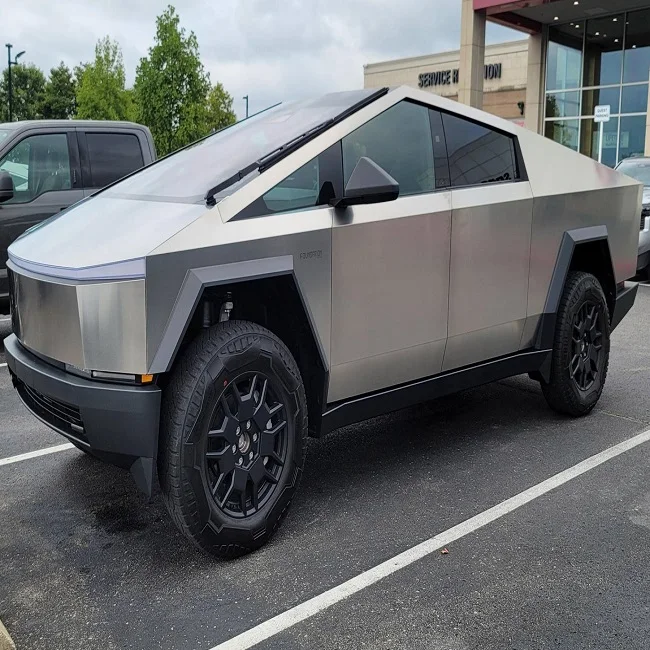 Аккуратно использованный тональный 2024 серии Tesla Cybertruck