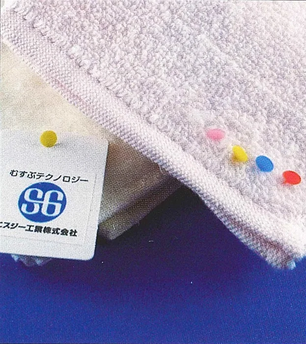 Black Clothing Hang Tag with Locks Pins and Sample Tags in Nylon Polyester PVC Metal-for Hair Use Standard Plastic Product