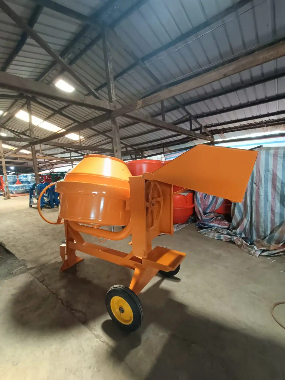 HOT SELLING Vietnam Electric Diesel Mobile Concrete mixer Cement mixer Machines Indonesia Malaysia Kenya Tanzania Market