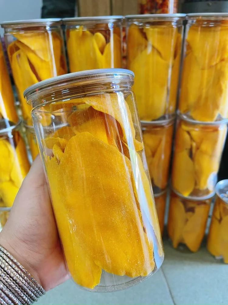 Vietnam Private-Label OEM Sliced Soft Dried Mango Snack Label Custom packing good for health cheap