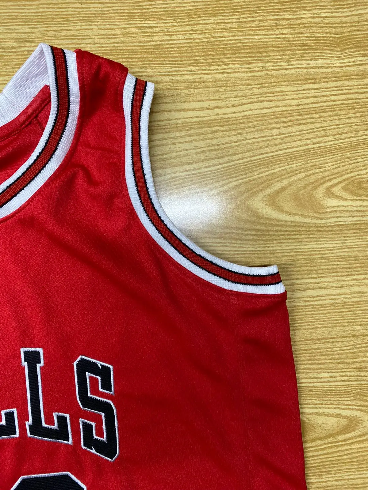 Cheap Basketball Jerseys for your Club Michael Jordon Custom Sports Bull Embroidery Logo Stitched Reversible Basketball Jersey