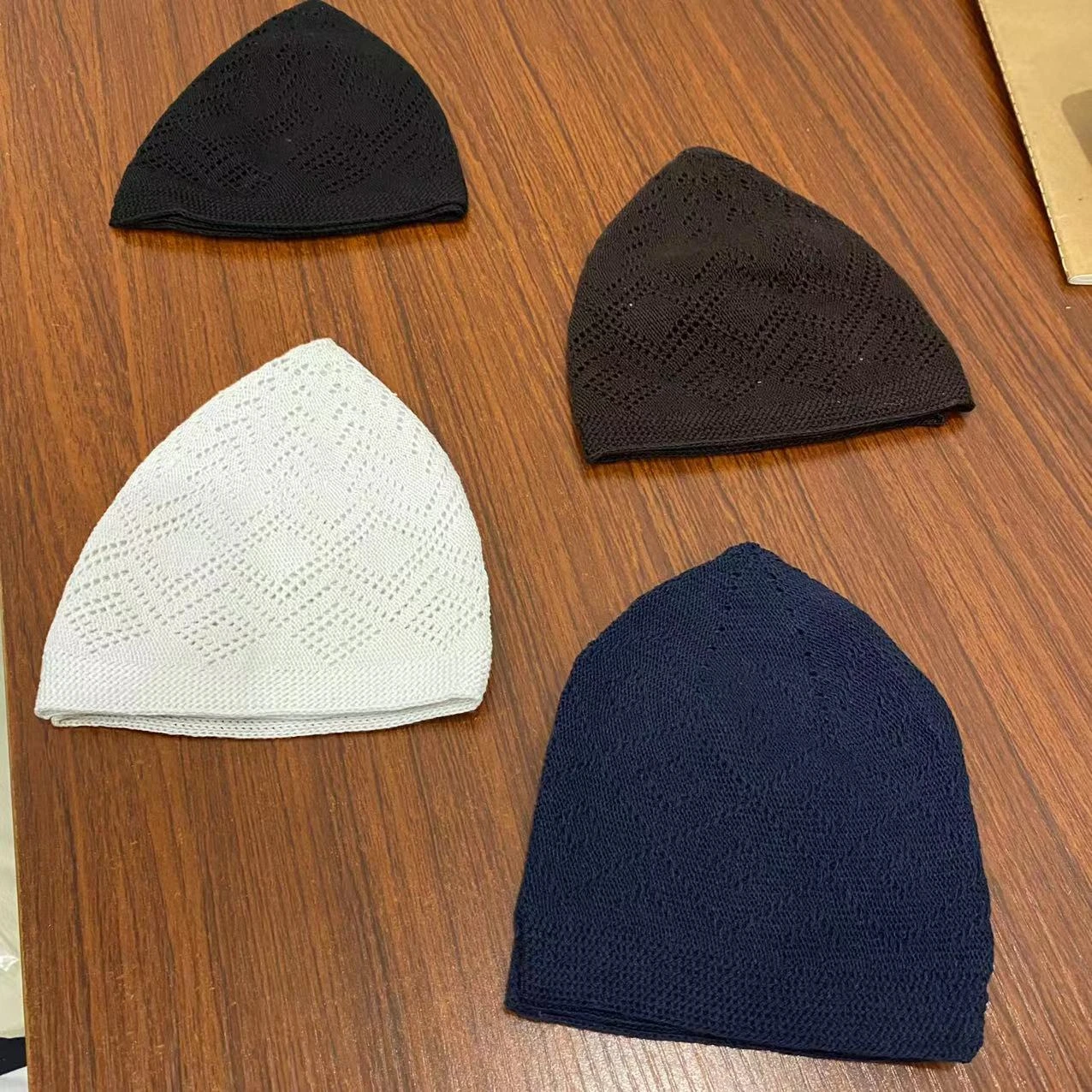 Исламская мусульманская вязаная кепка Kufi Topi молитвенная шляпа крючком Taqiyah Takke с черепом в наличии Muslim вышитая вручную Кепка