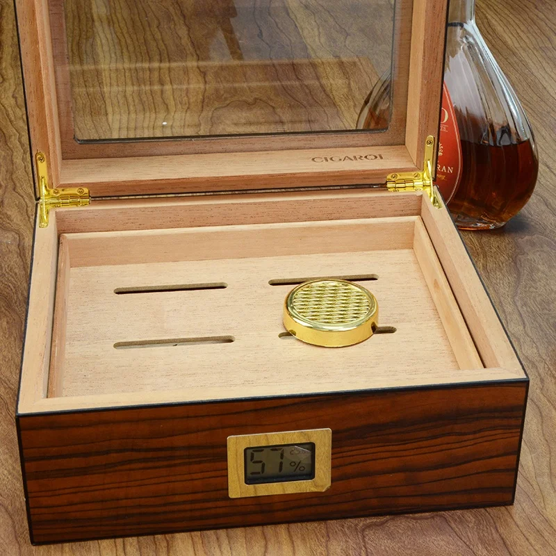 Wholesale Customized Cigar Humidors Desktop Cigar Box with Humidifier Handmade Cedar Wood Cigar Boxes