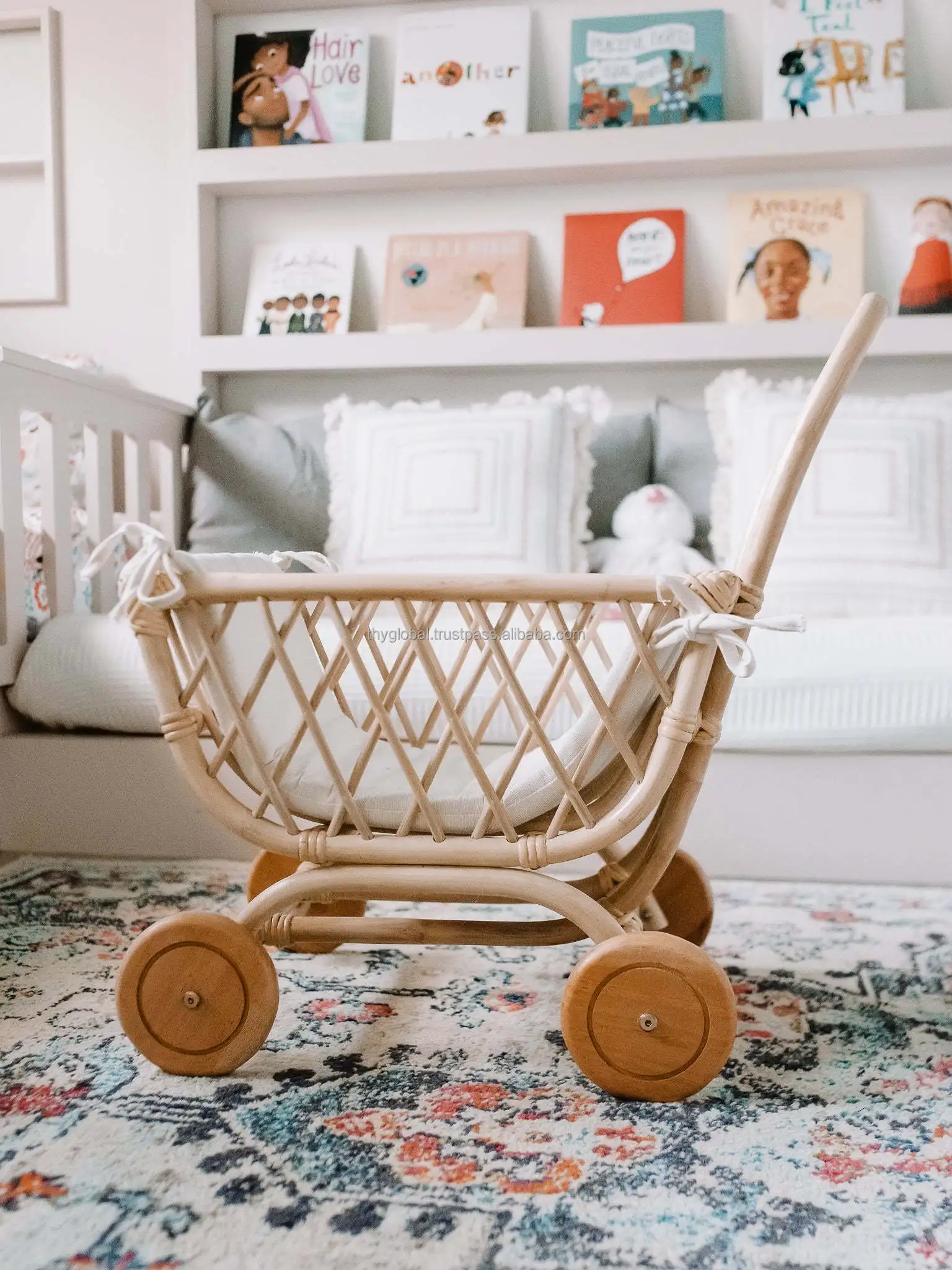 Популярная трендовая детская ротанговая коляска детские игрушки маленькая для кукол винтажная симпатичная из ротанга