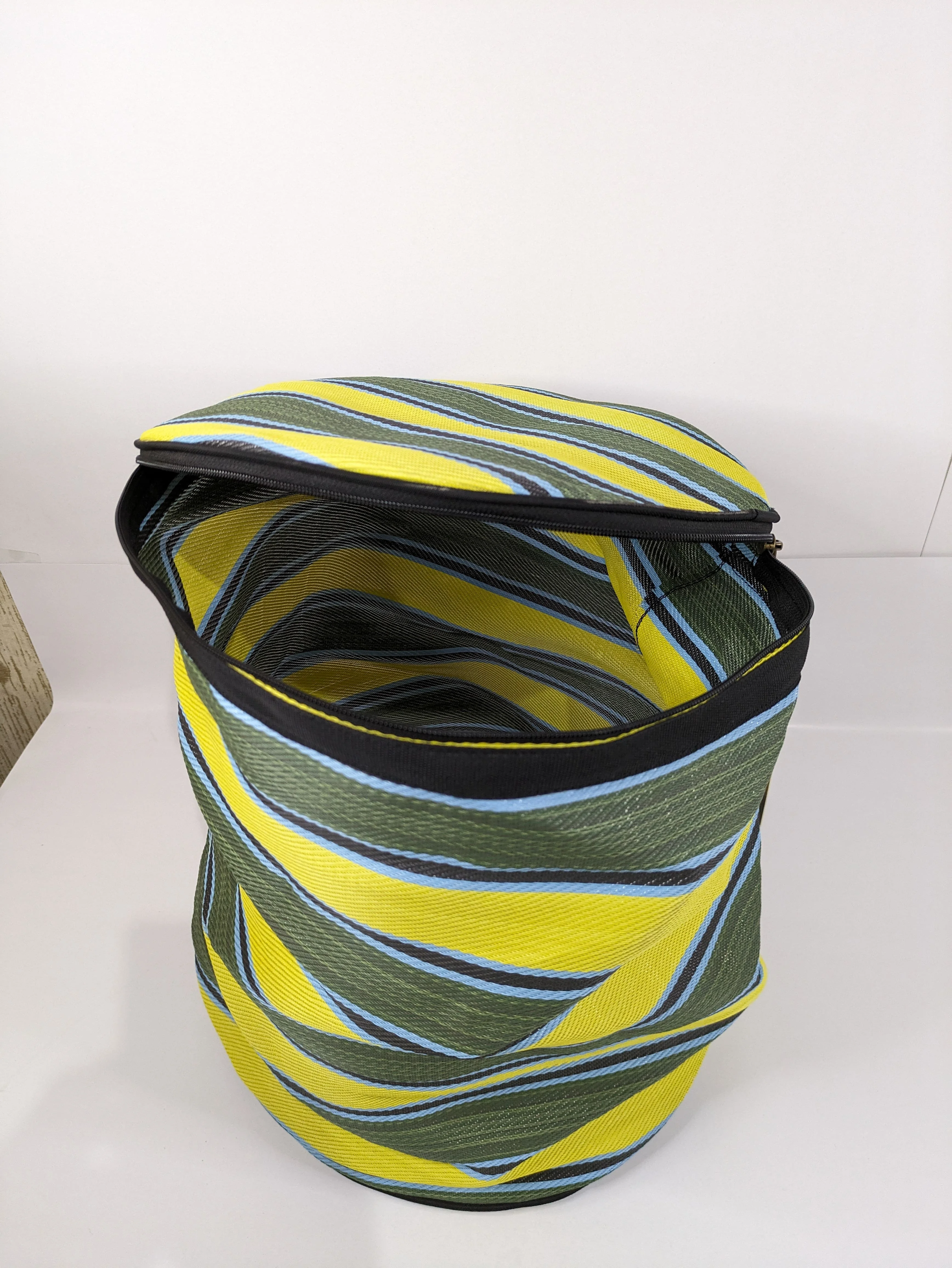 Cheap Natural Color Custom Logo Large Size Laundry Bag With Zipper Closure Recycled Plastic Laundry Bags For Regular Use
