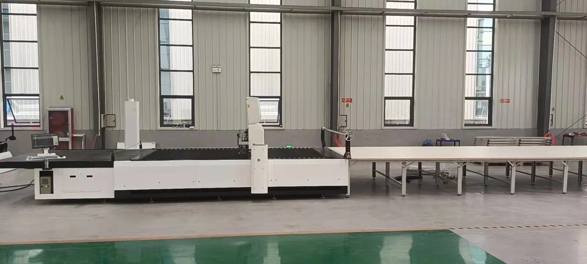 Selling Well CNC Cutting Machine Genuine Leather Multilayer PU Leather Vibration Cutting Machine