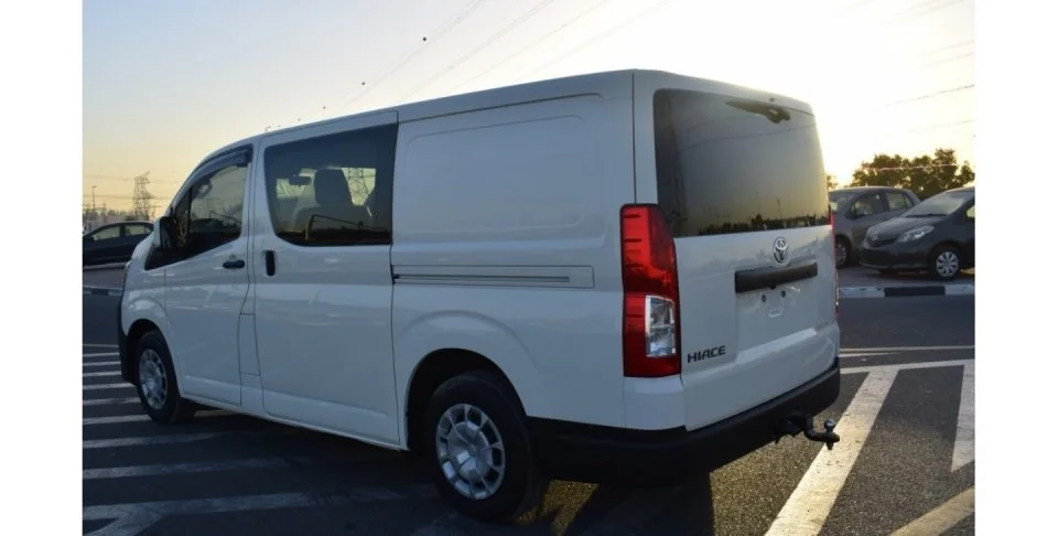 Best Condition Fairly Used HIACE Bus Year 2019 Transmission Automatic