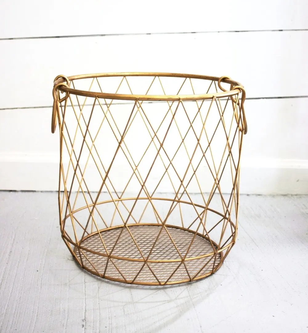 New Arrival Multifunctional Non-drilling Iron Basket Metal Round Iron Basket Beach Wire Mesh Basket For Wardrobe