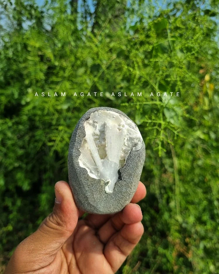 Best Quality Natural Scolecite Crystals Clusters Minerals Specimen Wholesale Clusters For Home Decoration And  Business Gifts