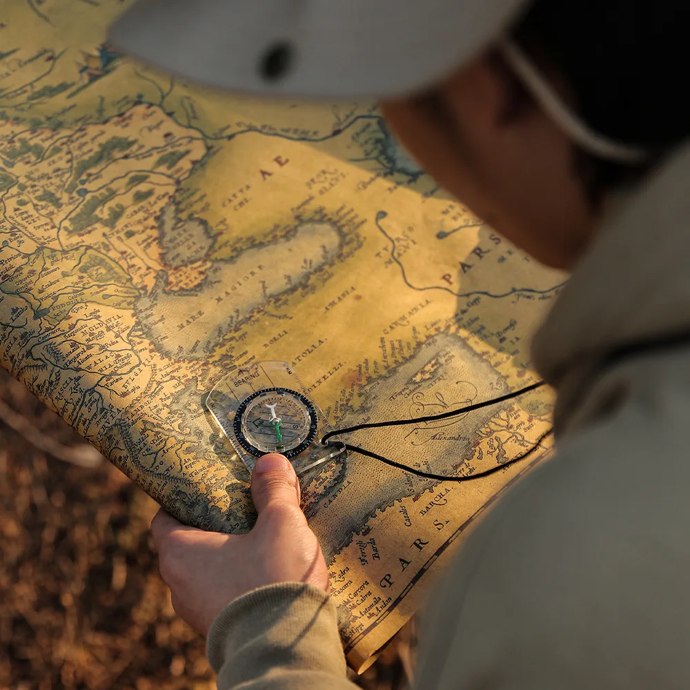 Multifunctional Professional Geological Compass Waterproof Accuracy Compass  Outdoor Portable Army Style Compass