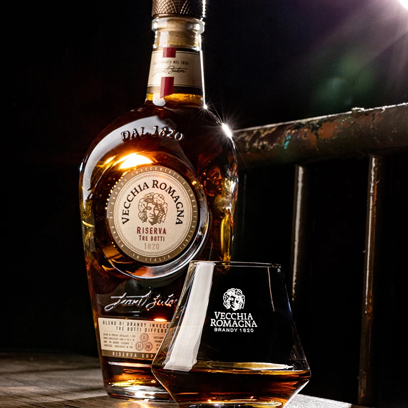 Premium line Top Quality Made in Italy Brandy Vecchia Romagna Riserva Tre Botti 6 x bottle 0,70ml ready for export