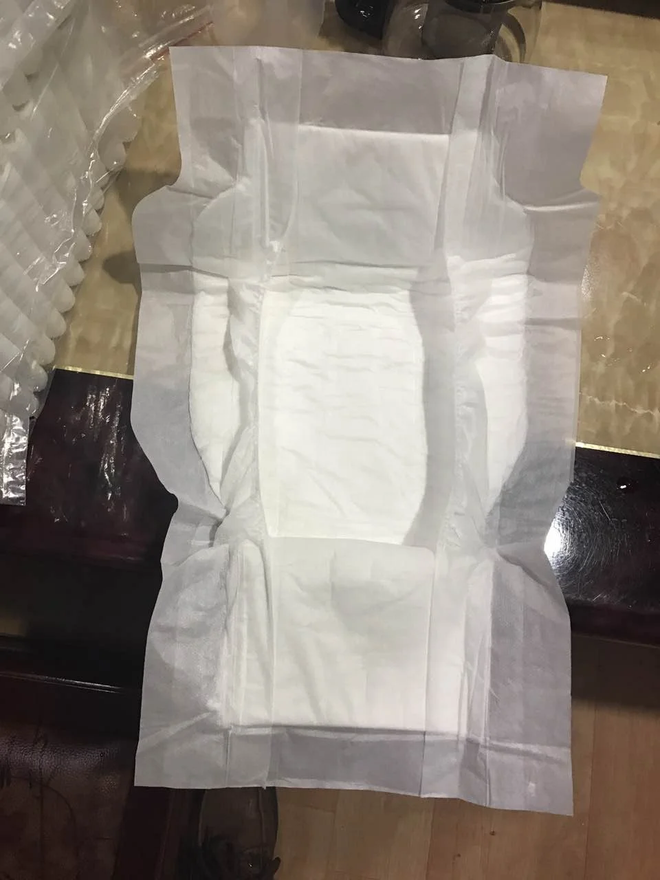 OEM Wholesale Adult Diapers Disposable Incontinence Waterproof Adult Briefs For Men Bedridden Overnight Pad Briefs Adult Diapers