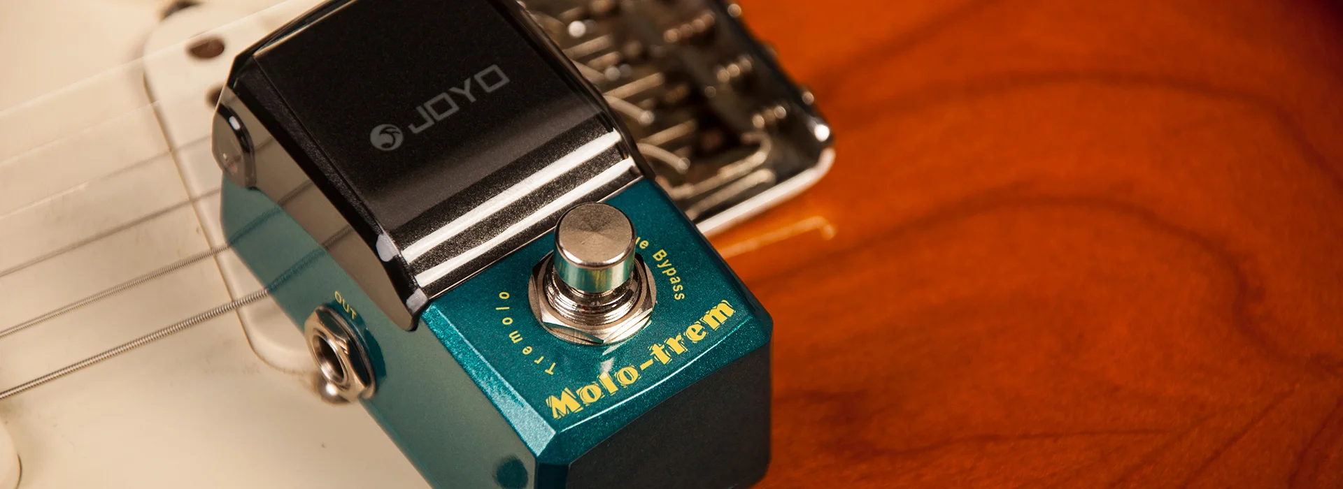 Factory Direct JF-325 Molo-Trem Effect Pedal Sound Like Vintage Tube Amps Wiht Rate Depth Wave Knob Control Effect Pedal