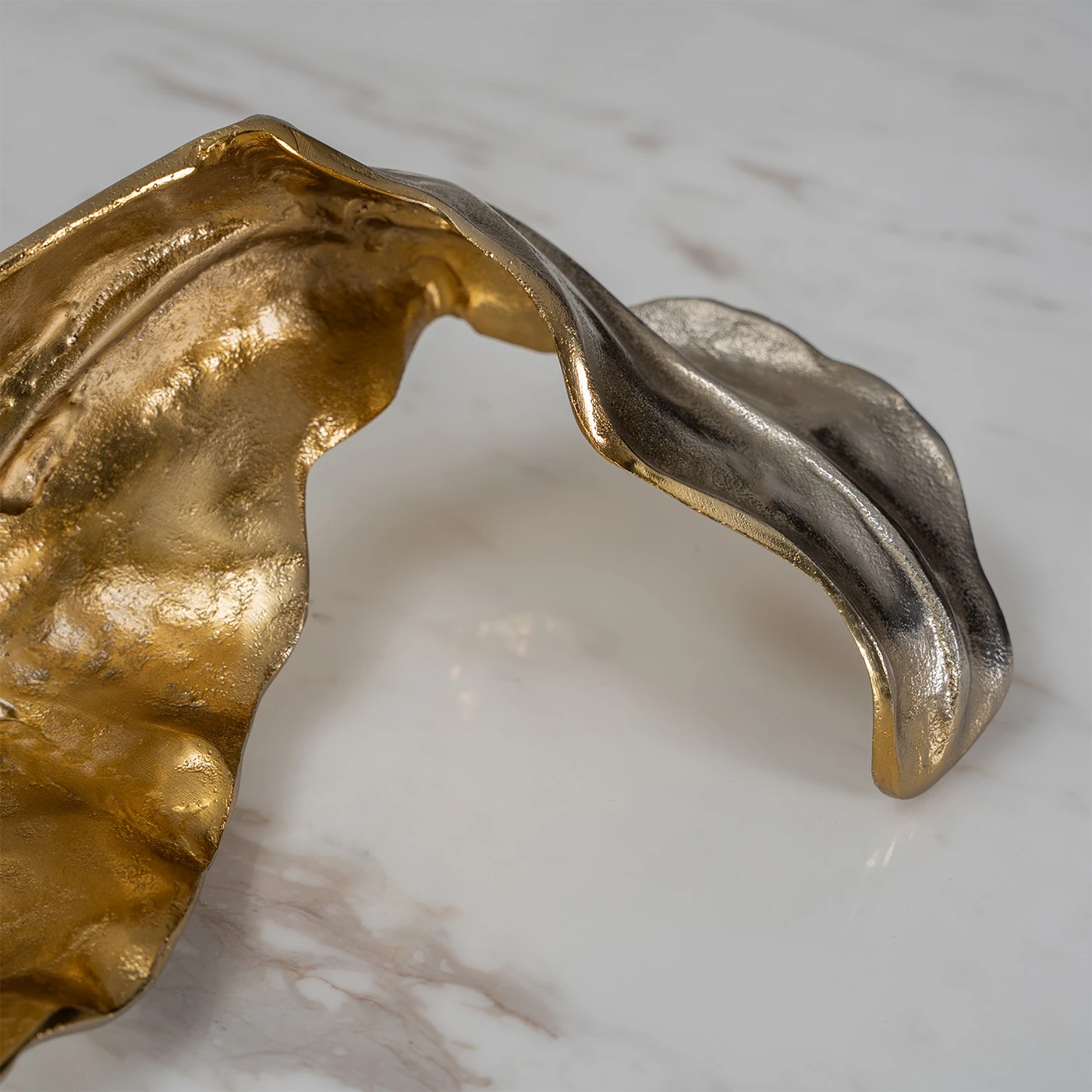 Metal wall decor fancy gold/silver sculpture table top decor accessories for home office desk decoration hotel room restaurant