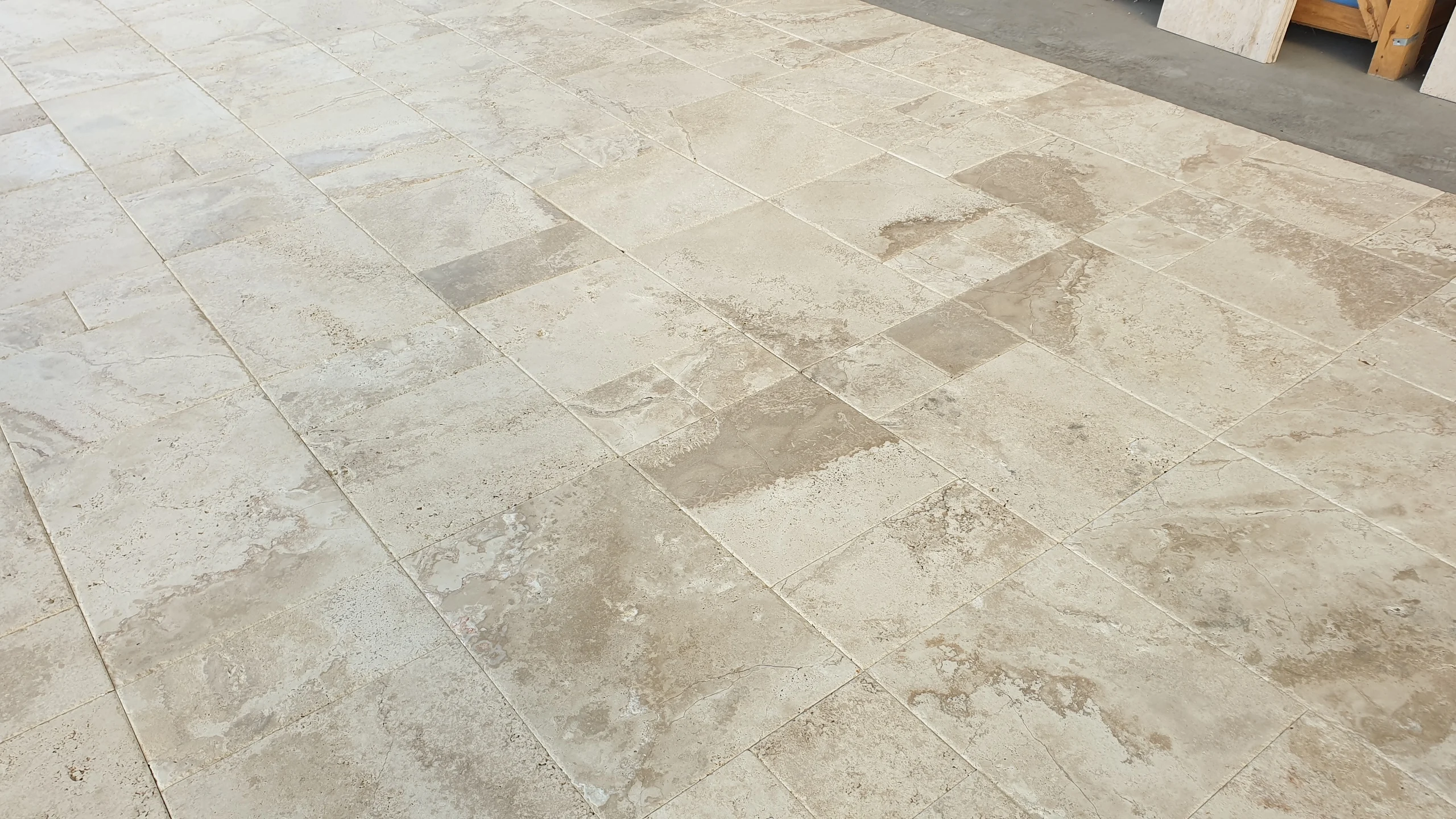 2024 New Model Natural Stone Pavers High Quality Turkish Beige Travertine Valera Flooring Stone Tiles Decking Made in Turkey