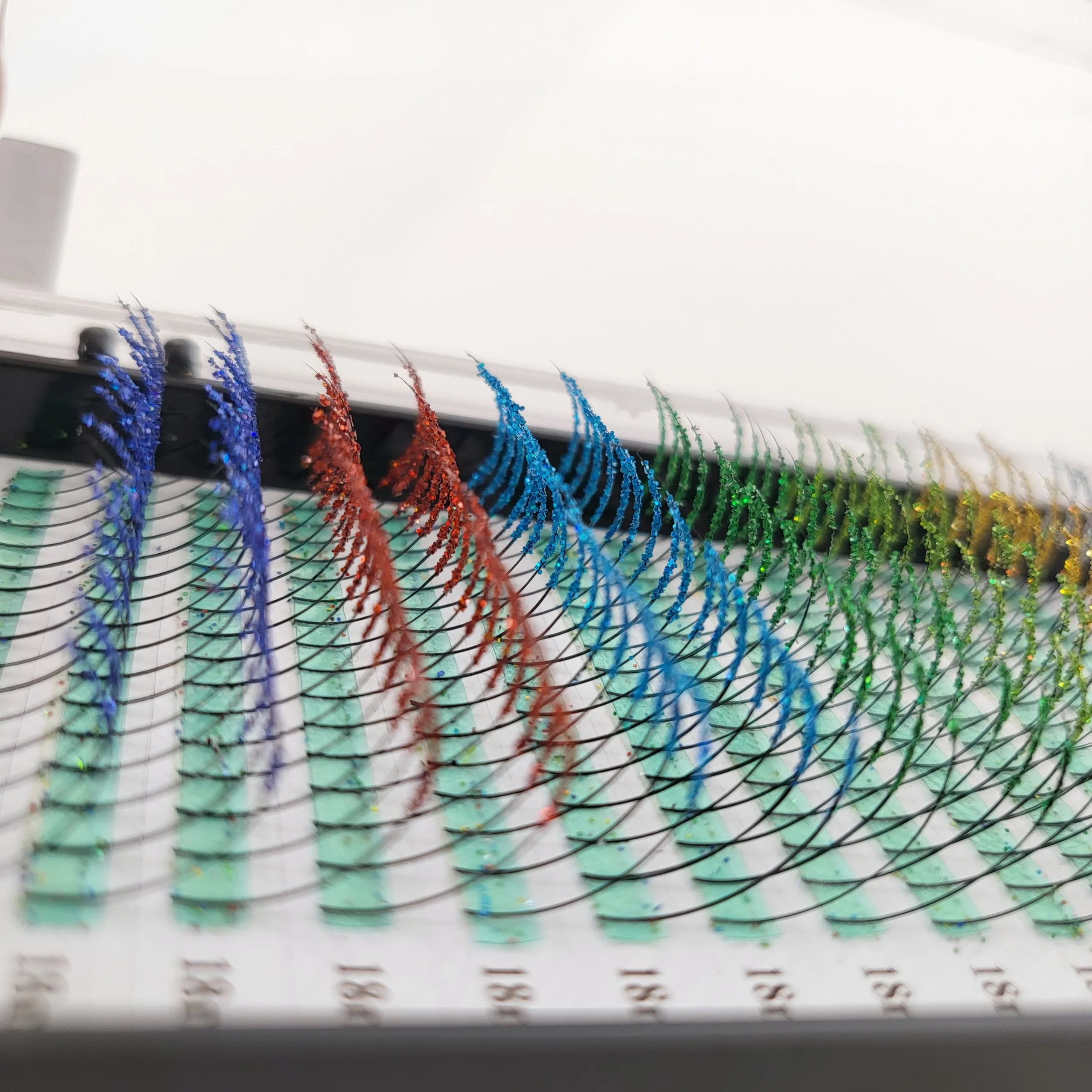 Шелковые ресницы с острым морганием и шипами оптовая продажа матовые черные супер мягкие в одном лотке по всей длине