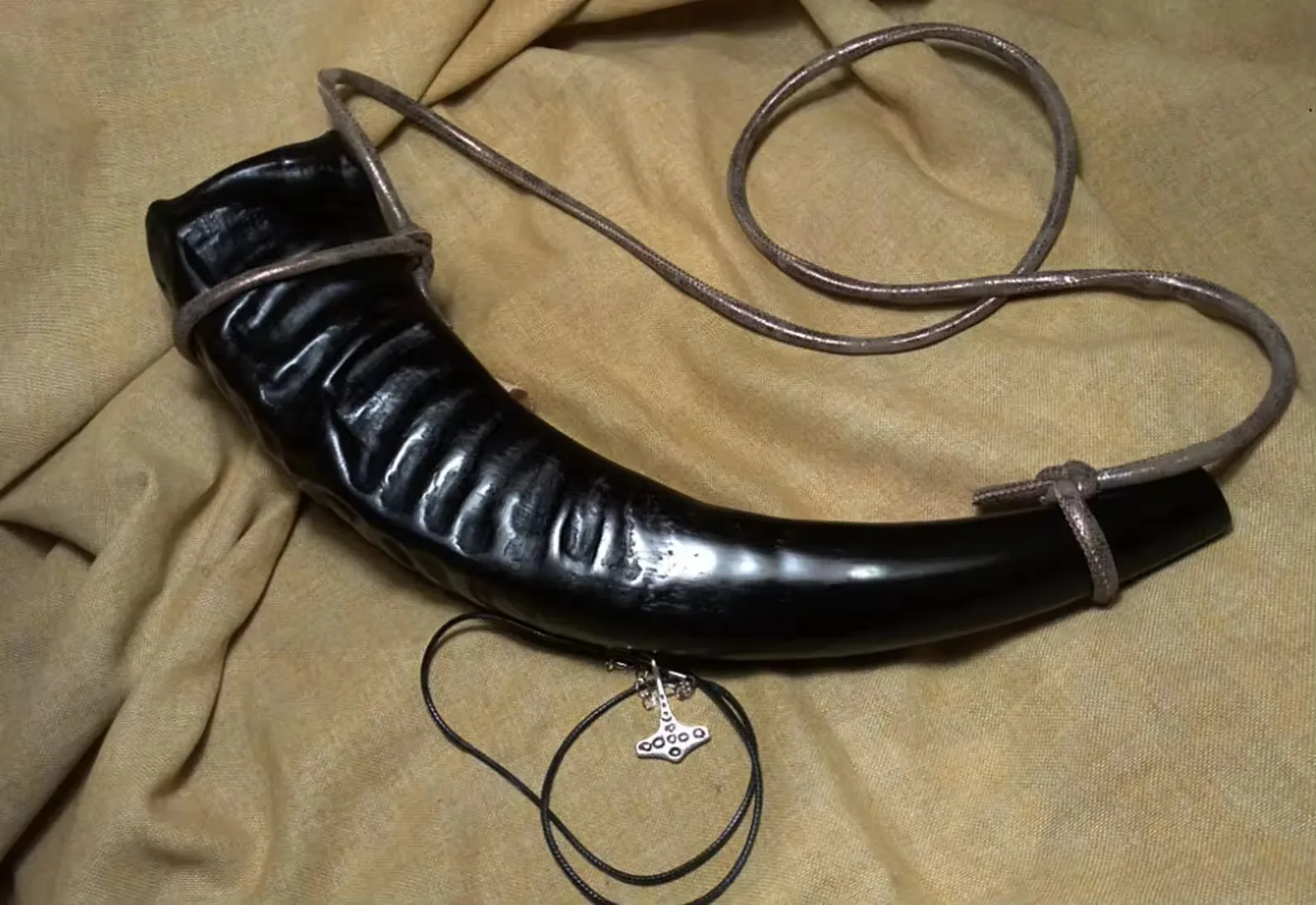 Natural Polished Ram Shofar Horn Indian Handicraft Work of Horn Shofar Crafts for Religious Jewish New Year From India Agate