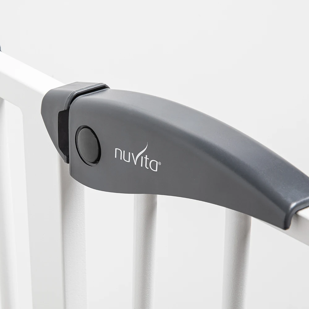 OEM Logo Metal Safety Gate Hot Sale Child Pet Door Protector Barrier Steel Stairs Gate with Plastic Set Safe Made in Turkey