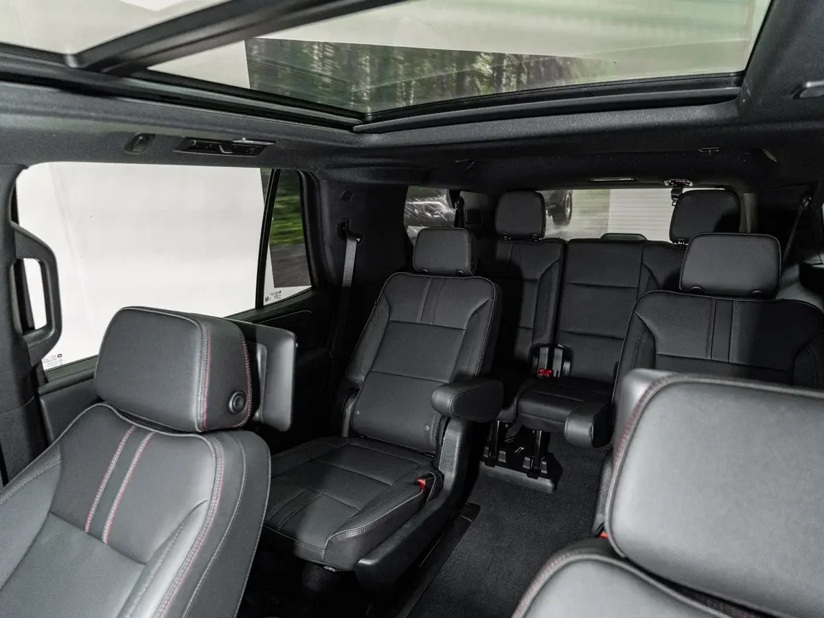 2024 Che-vro-let Tahoe Automatic RWD SUV Leather Seats Multi-Function Steering Wheel R18 Tires Lithium Battery Left-Hand Drive