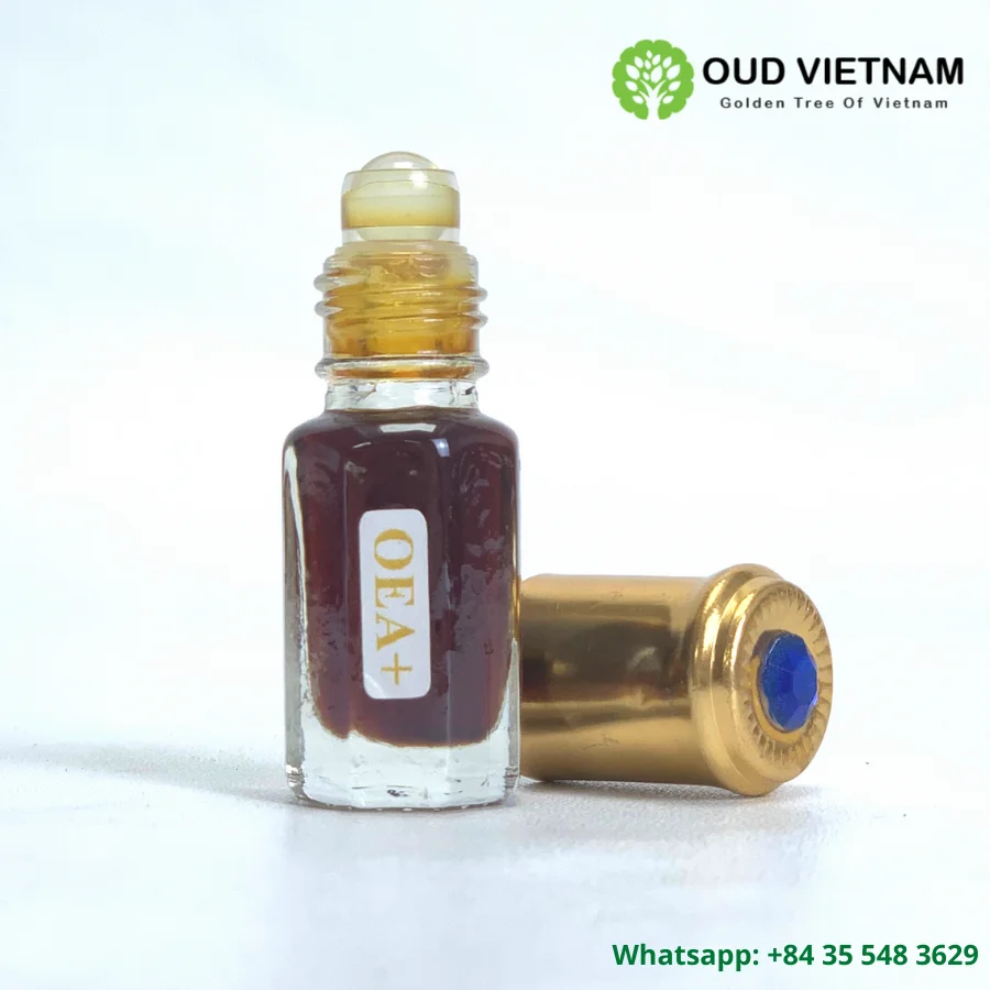 OEM ODM 3 ML Pure Essential Aromatic Oil Agarwood Wood Oud Oil For Relaxation Skin Directly