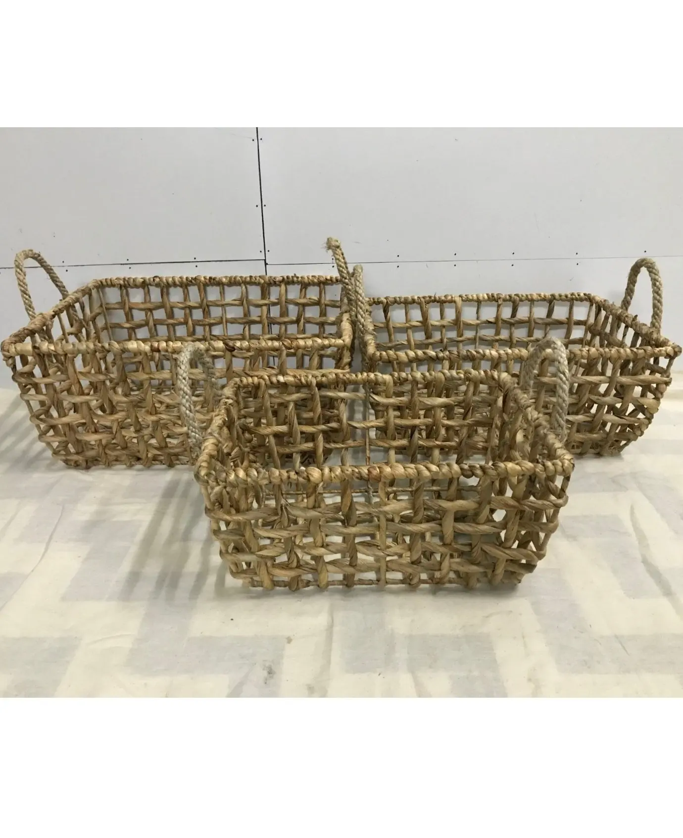 ECO-friendly Natural Seagrass Basket Loose Knitted Woven Basket Seagrass products high qualify Handwoven Storage Basket