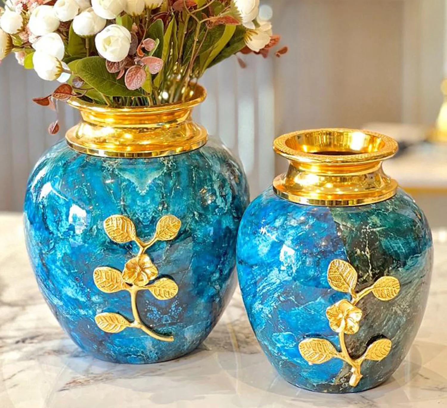 Good Quality Beautiful Vintage Brass Color Hammered Design Metal Flower Vase for Home Garden Decor.