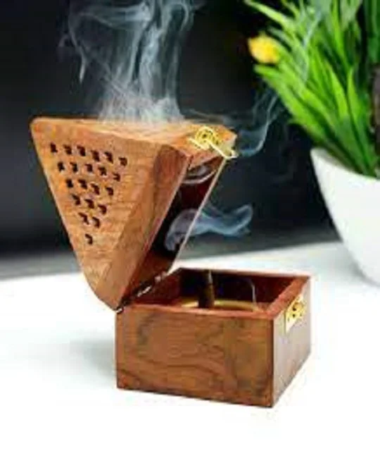 Wholesale Pyramid shape wooden incense burner creative hollow out bakhoor mubkhar burner