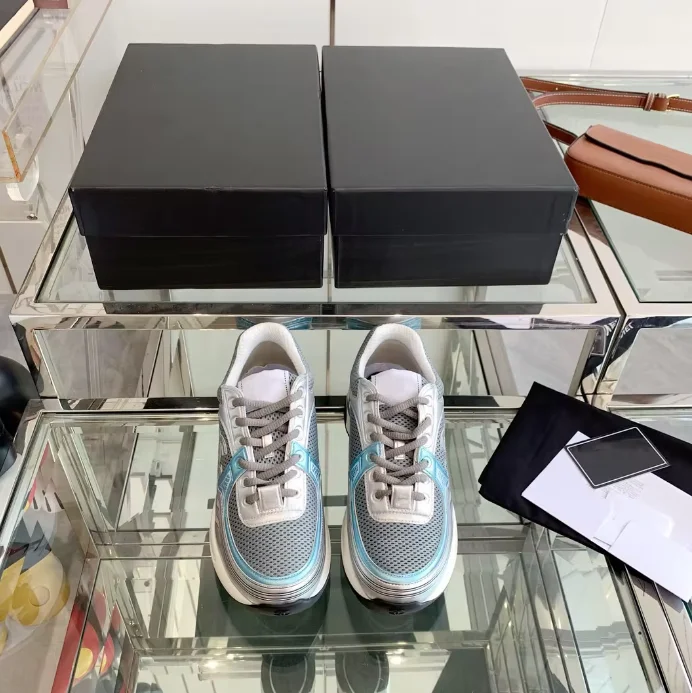 2024 Top Quality Designer Shoes Comfortable Lace-up Women Sneakers Sport Shoes Sneakers For men And Ladies