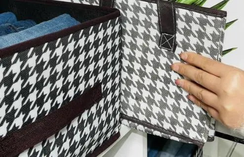 Thousands of bird grid storage box drawers large capacity can fold the clothes hand -up storage box