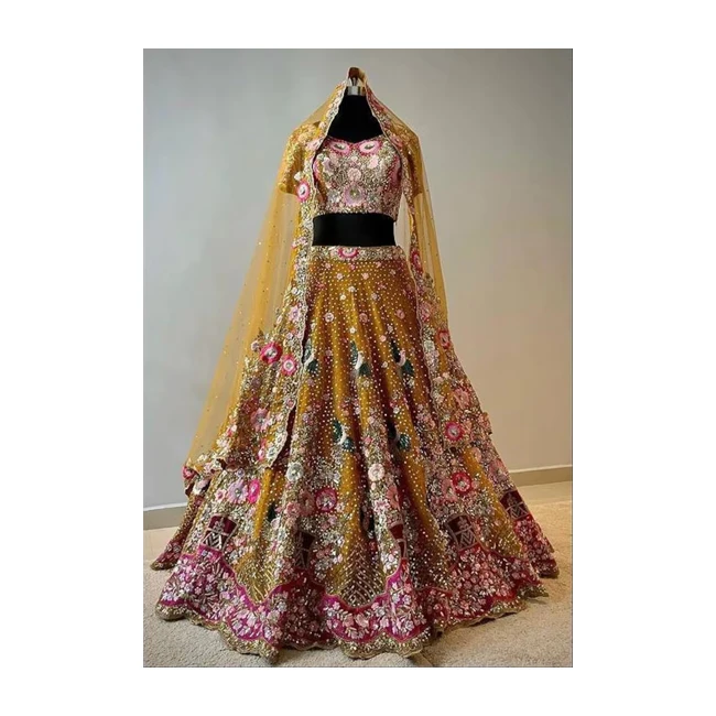Топ-Дизайнер Lehenga Choli украшен замысловатой вышивкой