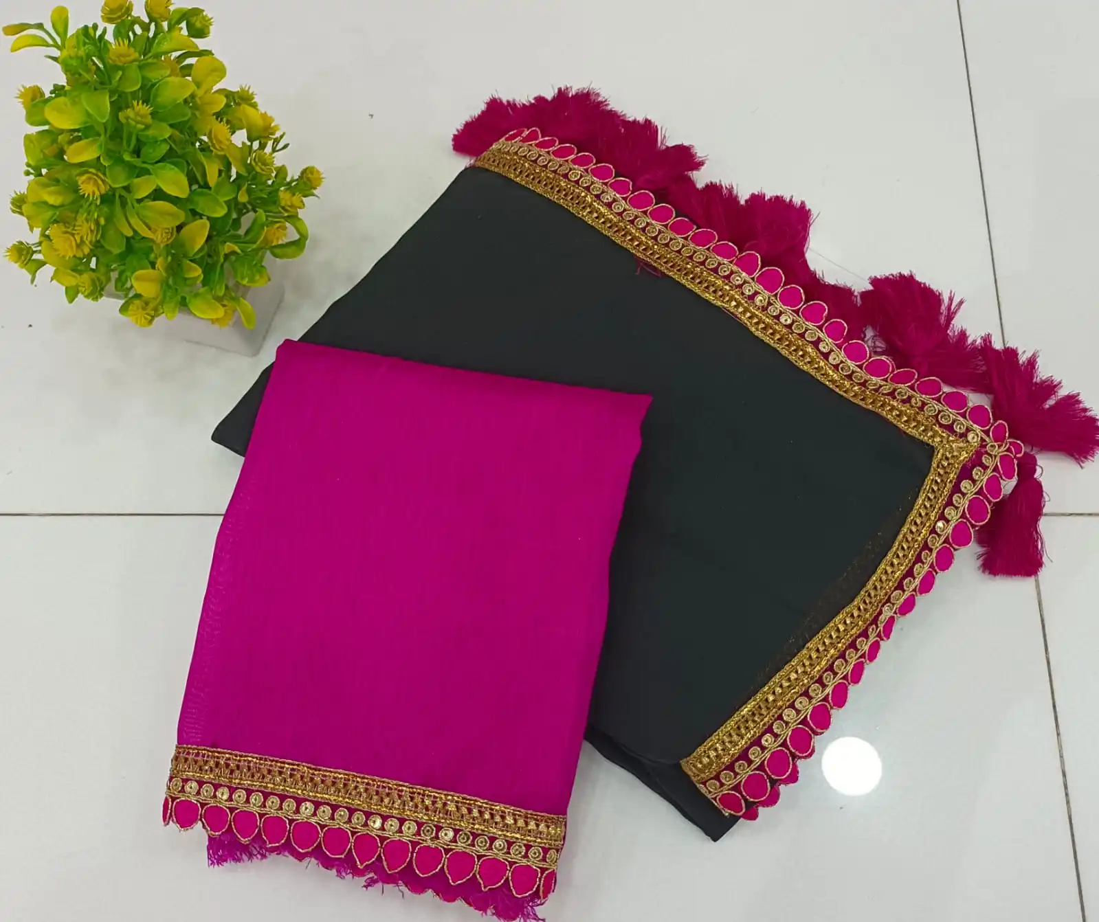 Beautiful Georgette Cotton 60 gm cloth Sarees with Latest modern colors and Bangalori Blouse with border for Casual Wear